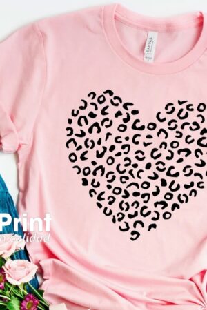 Playera San Valentín Corazón Leopardo