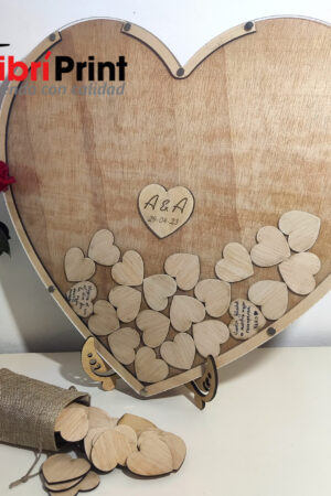 Libro de firmas en corazón con acrílico personalizada