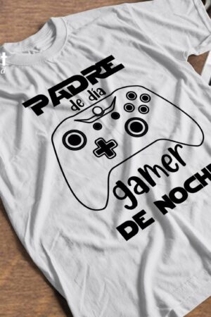 Playera "Papá de día, gamer de noche"