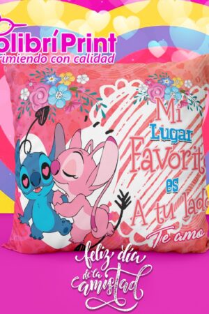 Cojín stitch "mi lugar favorito es a tu lado"